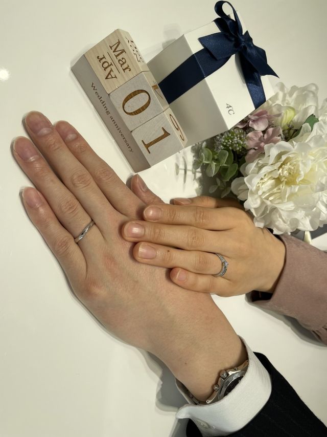 婚約指輪、結婚指輪購入後初めて着用した写真