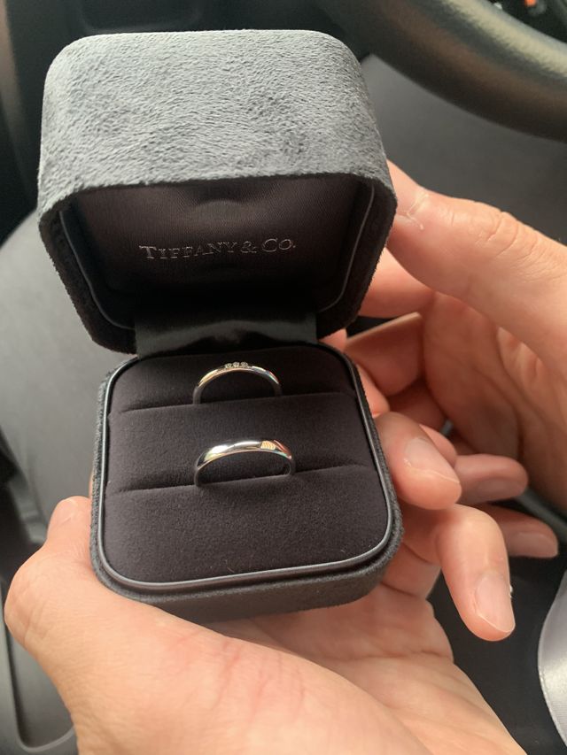 仕事柄派手すぎるものや引っ掛かりがあるものは避けました。