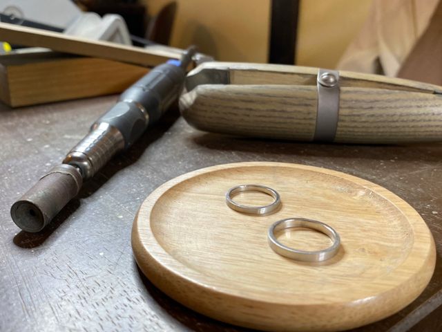 マット加工の結婚指輪