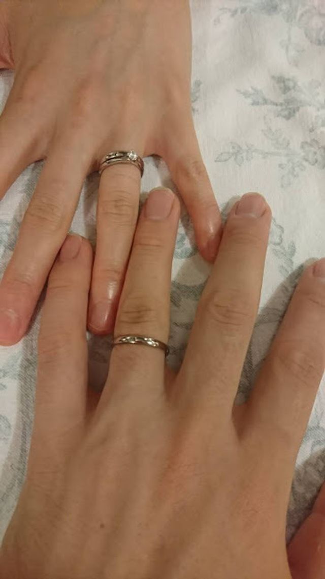 着用時、婚約指輪との重ねづけ