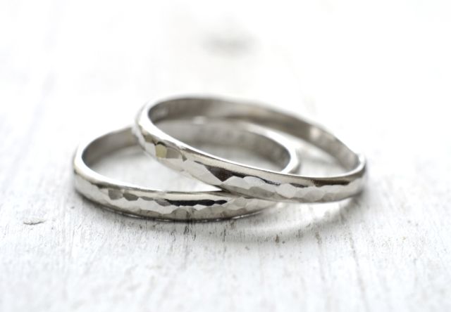 プラチナ900・槌目デザイン・内側刻印の作品です。