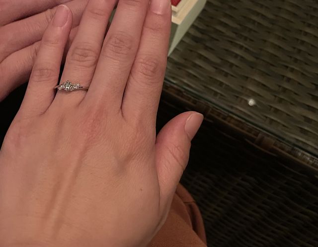 指輪が綺麗に輝いています