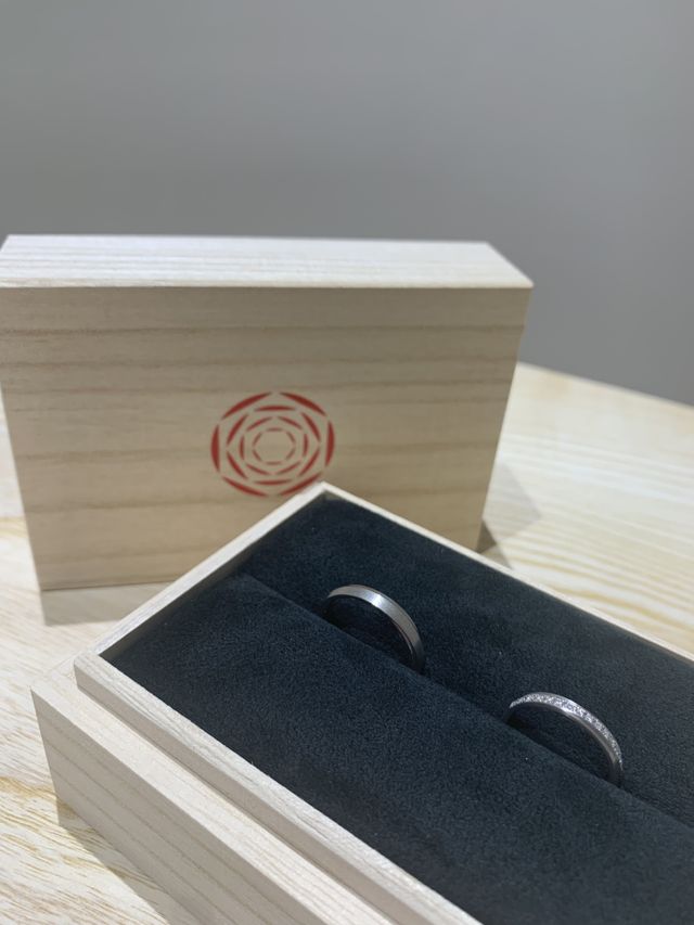 デザイン:時結(プラチナ)鏡面×ヘアライン加工