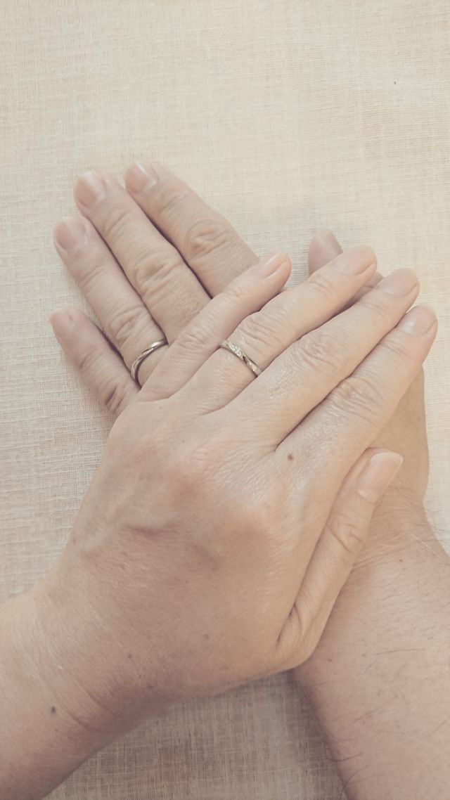 年齢を重ねた2人の手にも、しっくり馴染んで、いい感じです。