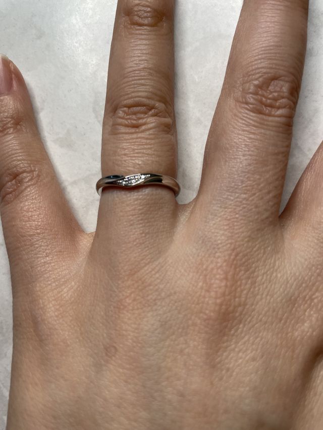 予算オーバーでしたが素敵な指輪を購入しました。