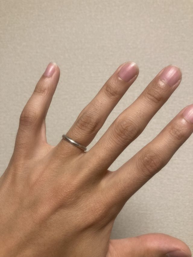 30歳男性の着用イメージ。肌は褐色です。