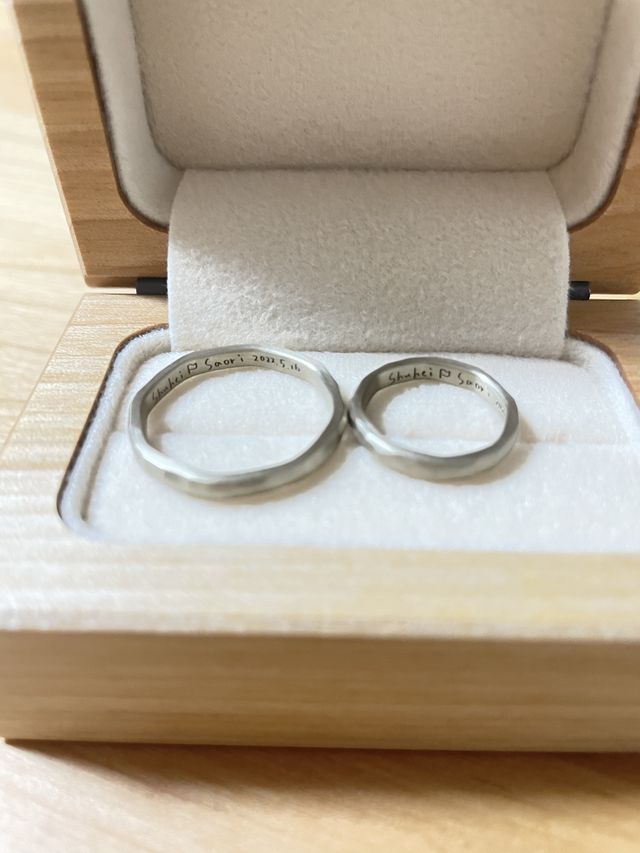 刻印でお互いの名前と日付を入れました⚐ﾞ