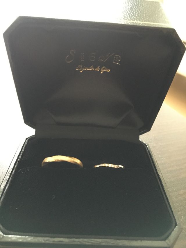 黒色のケースもシックで素敵です★