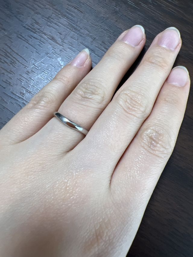 うっすらウェーブのある指輪