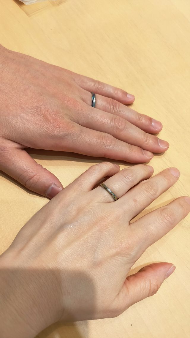 サイズはぴったりでした！
それぞれ別の好きな色を選びました。