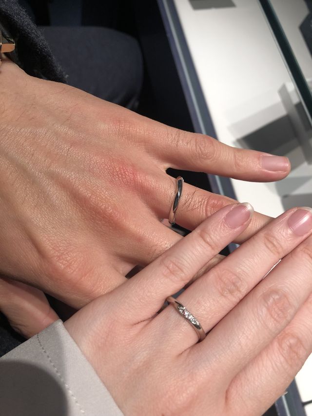 オプションでピンクサファイアをひとつ入れてもらいました。
