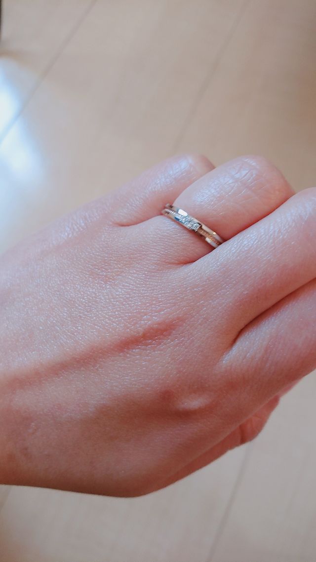 プラチナとピンクゴールドの色味でお気に入り