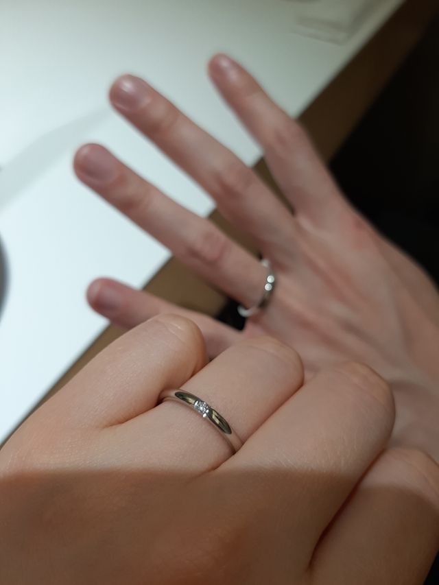 手前がレディース、奥がメンズのホライズン着用です