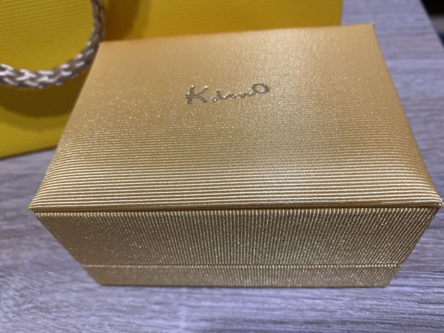 黄色のボックスでかわいいです！