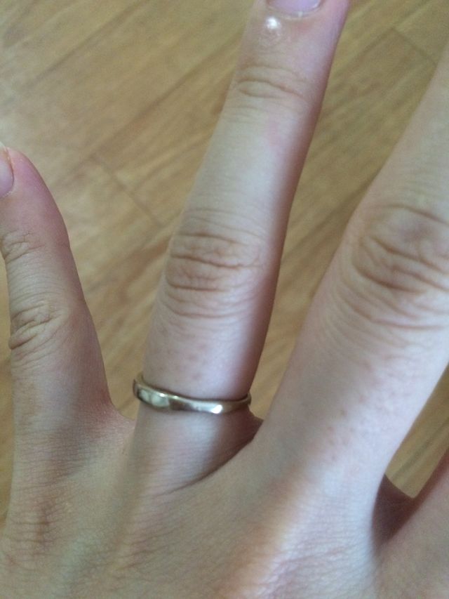 ホワイトゴールドの結婚指輪