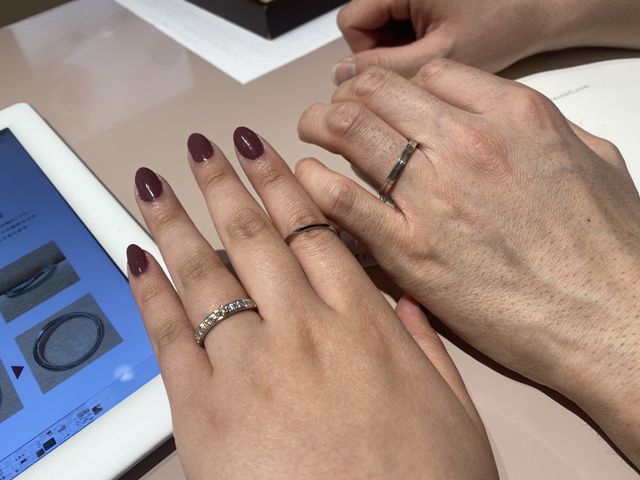 ゴージャスなハーフエタニティーをつけさせていただきました。