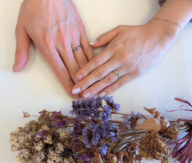 婚約指輪と、
結婚指輪の着用画像です。