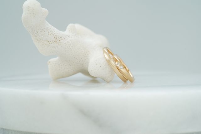 素材は3種からゴールドを選択。つや消し加工が優しい印象です。