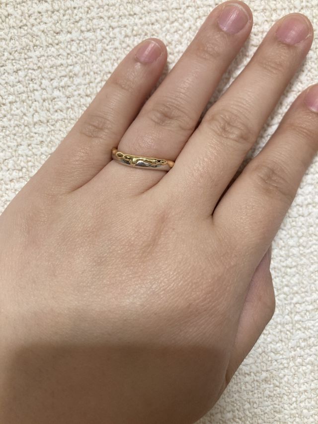 ゆるくウェーブをつけています。