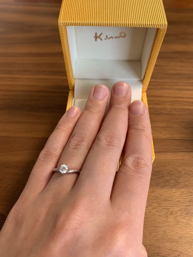 優しいウェーブが指の形と合っていてお気に入り。