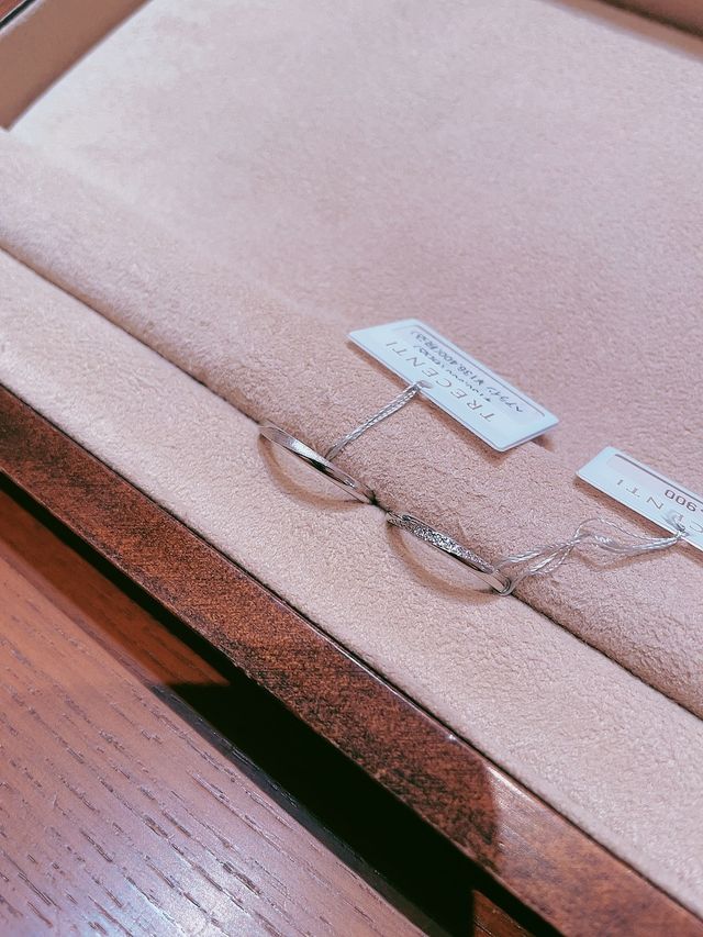 シンプルで普段使いできてそれでいて華やかなとこが気に入った