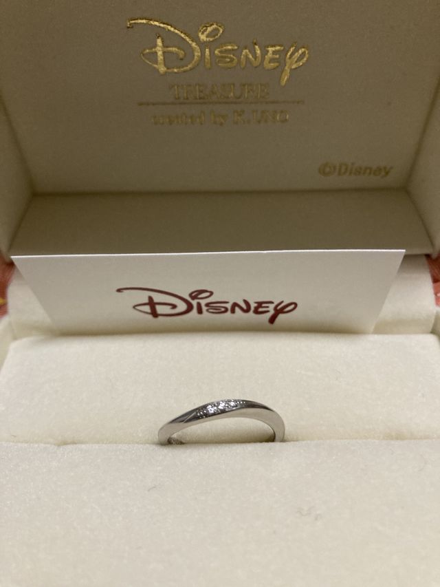 内側にプーさんのイラスト彫り、指輪のケースもディズニーに^^