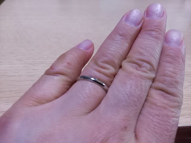指輪をはめている状態