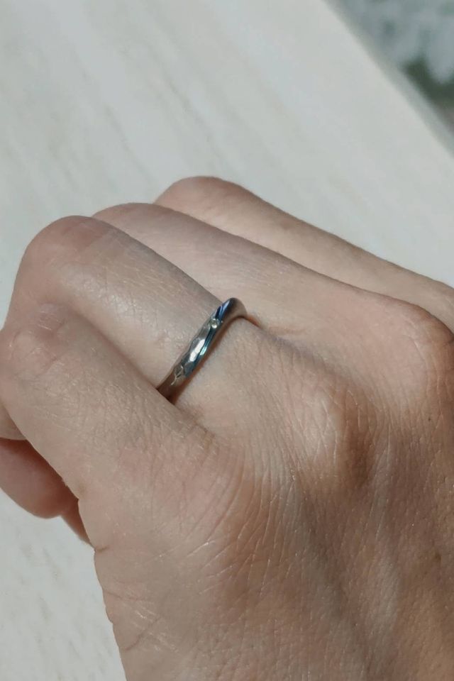 つちめ加工部分が艶あり、マット部分との差が美しいです。