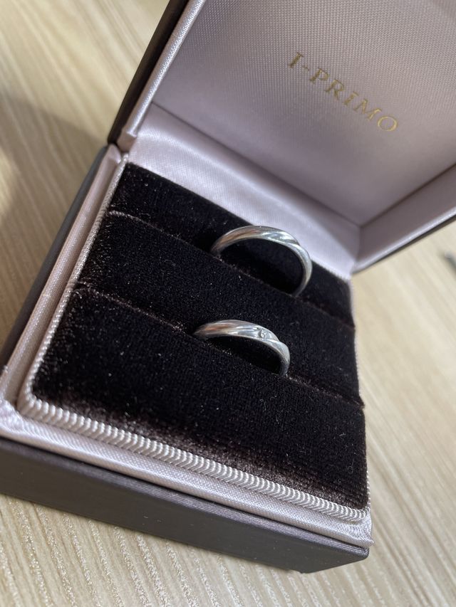 シンプルなデザインのペアリングです。