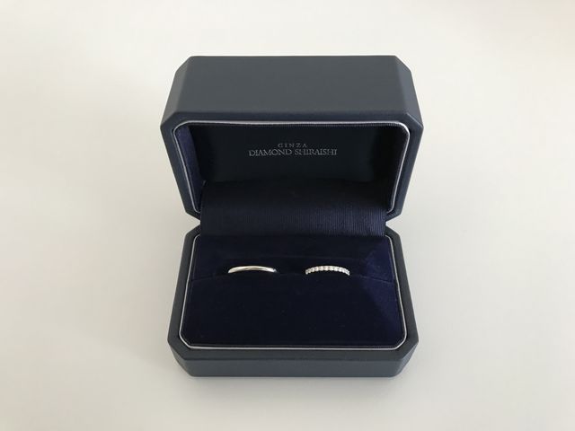 結婚指輪です。ダイヤモンドがとっても綺麗で、お気に入りです。