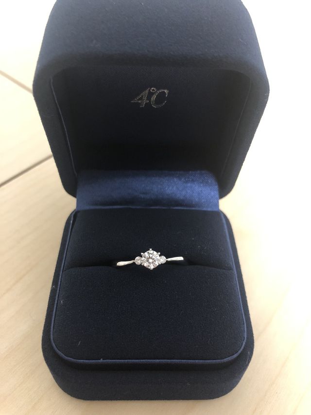 婚約指輪のダイヤモンドは、ハート&キューピッドにしました。