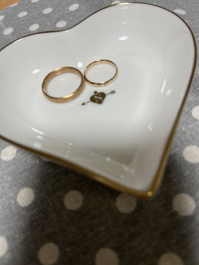 色や質感、幅、ダイヤの数等それぞれ好みのオーダーが出来ました