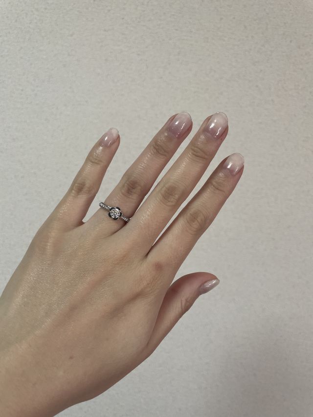 ハーフエタニティです。