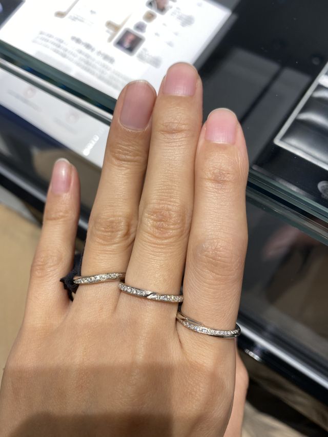 種類の違う気に入った指輪をつけさせてもらいました。