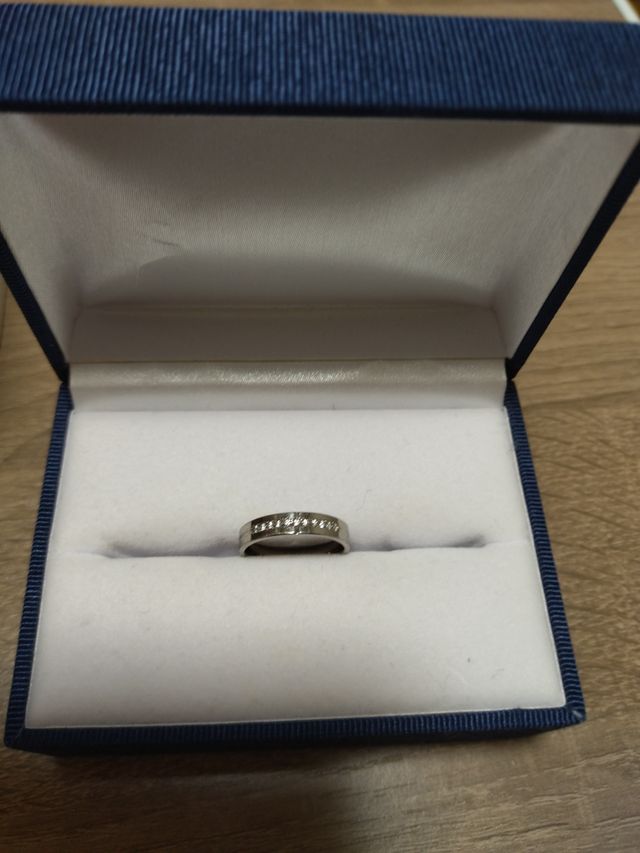 11このダイヤモンドをいれて、豪華に作っていただきました。
