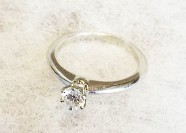 ティファニーのセッティングというシリーズ。0.5カラット。