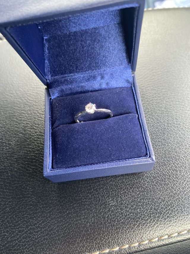 0.198カラットのダイヤです。