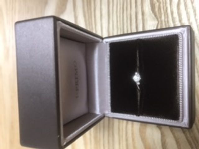 アイプリモからもらったボックスに入れていますダイヤが綺麗です