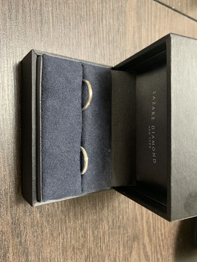 指輪ボックスに入った写真です。