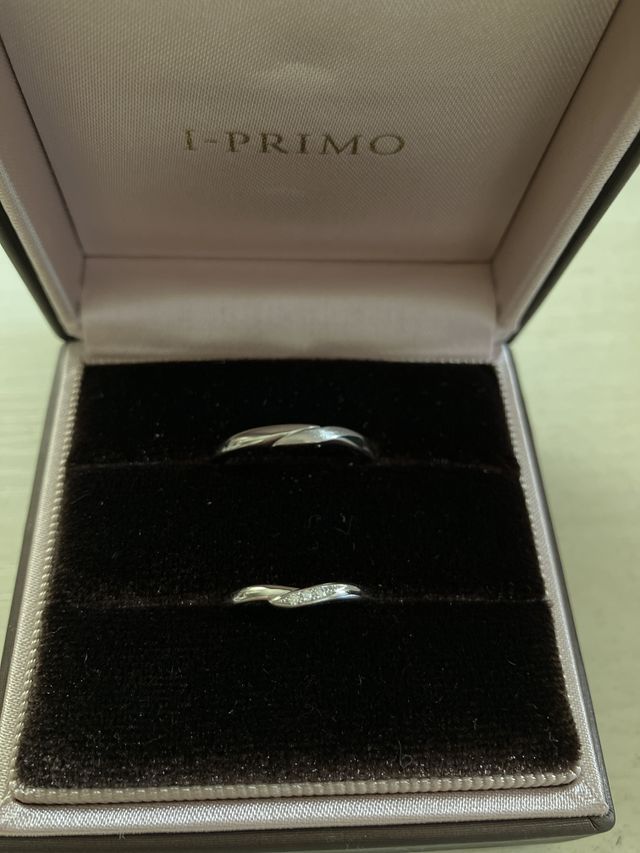 彼とは別々のデザインにしましたが、ペア感があって素敵でした。