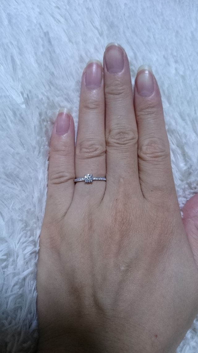 ダイヤも大きくて、キラキラ綺麗です。