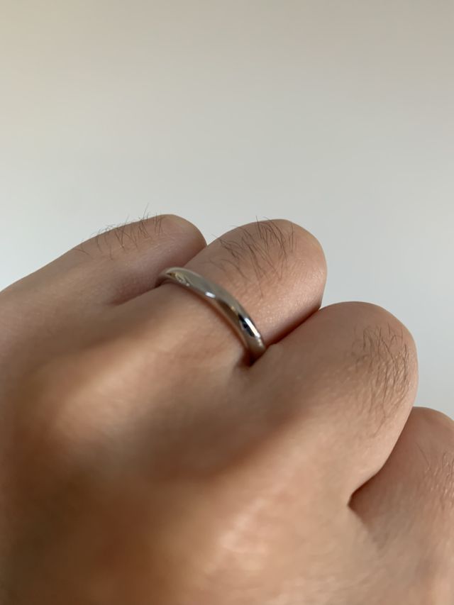 少しカットが入っているデザインがとても素敵です。
