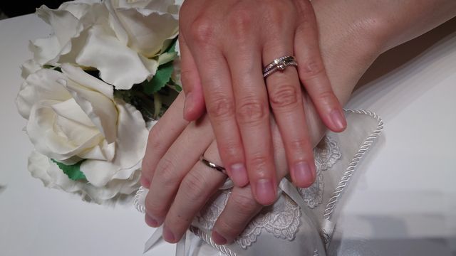 結婚指輪と婚約指輪です。つけ心地が最高です。
