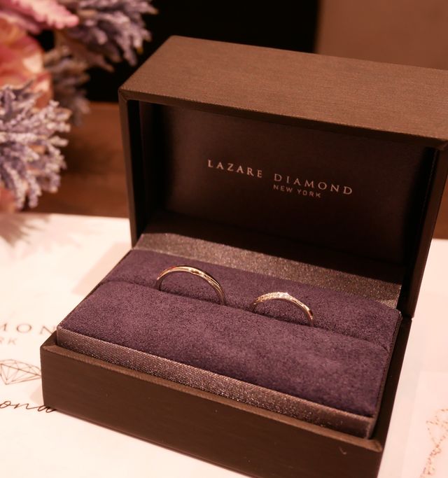 指輪は女性用はエコー、男性用はレンブラントです。