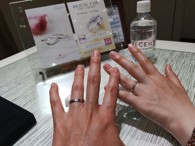 求めていたデザインの結婚指輪を見つけることができました。