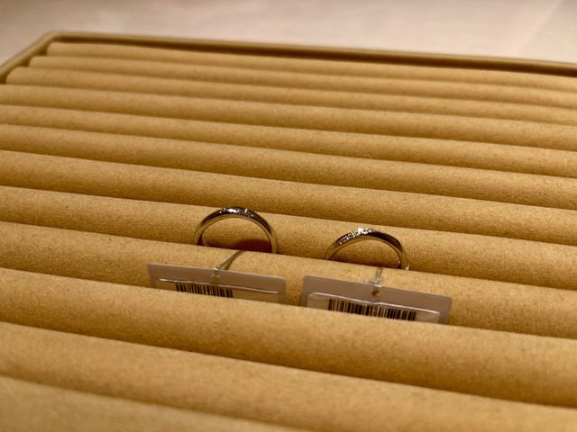 ウェーブのデザインが指にフィットして、着け心地が抜群でした。