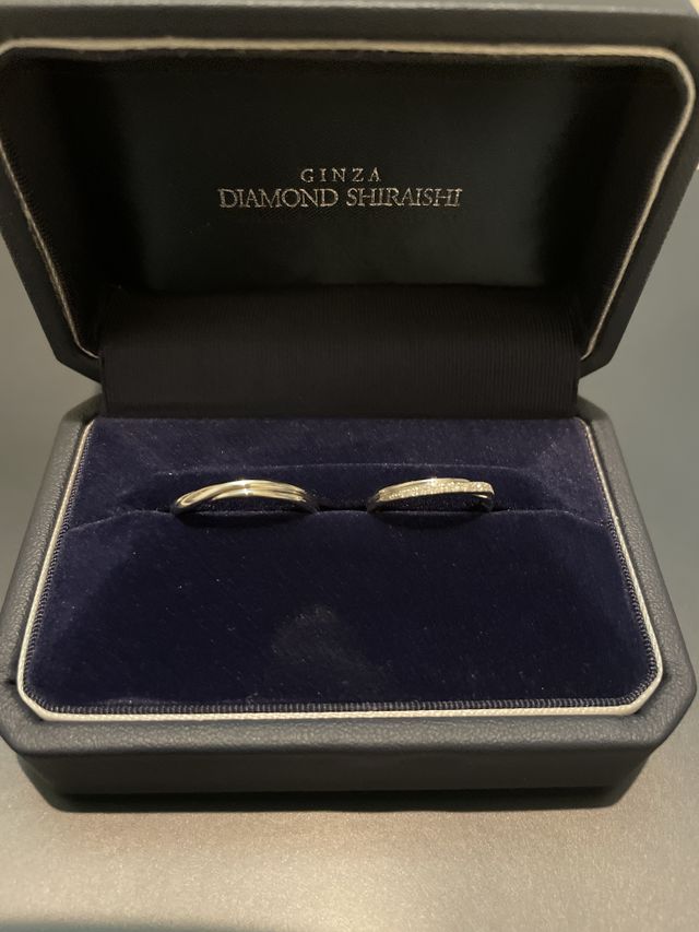 ダイヤモンドが細かく入っていてキラキラしていてとても綺麗です