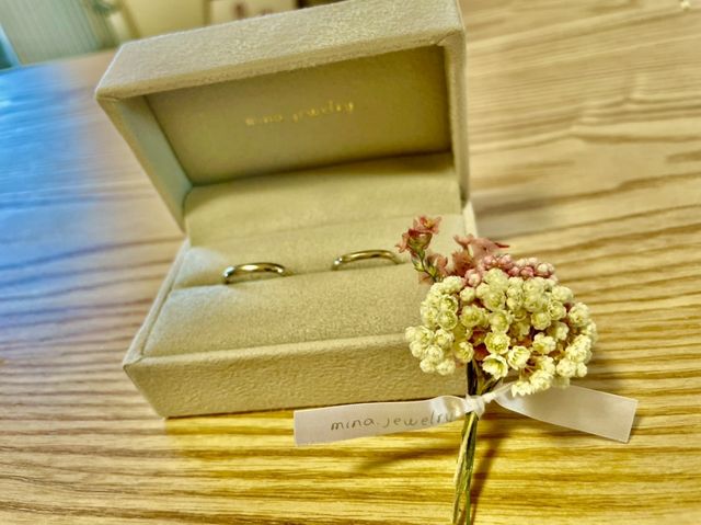 ケースと指輪です