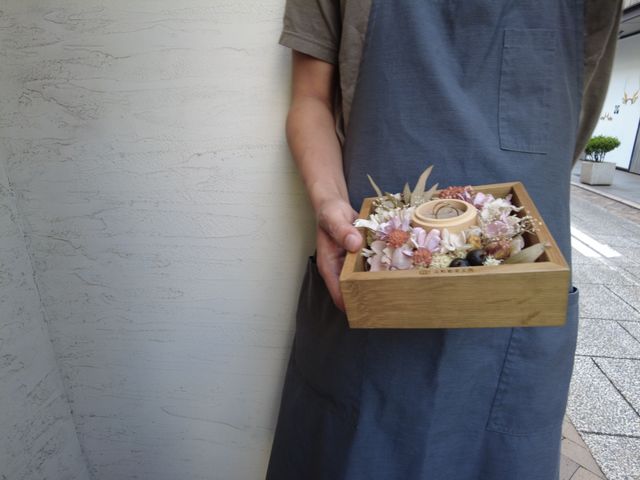 出来上がった指輪は可愛いリングピローに入れてくれます。