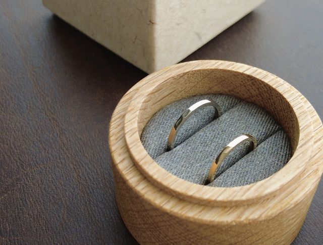 旦那さんの指輪だけつちめのデザインで作りました。